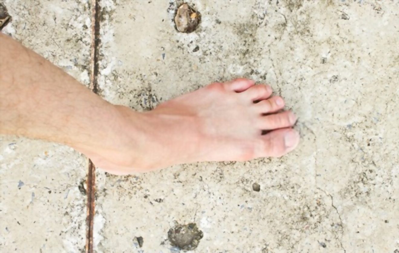 is-walking-barefoot-on-concrete-bad-for-your-feet-the-shoe-box-nyc